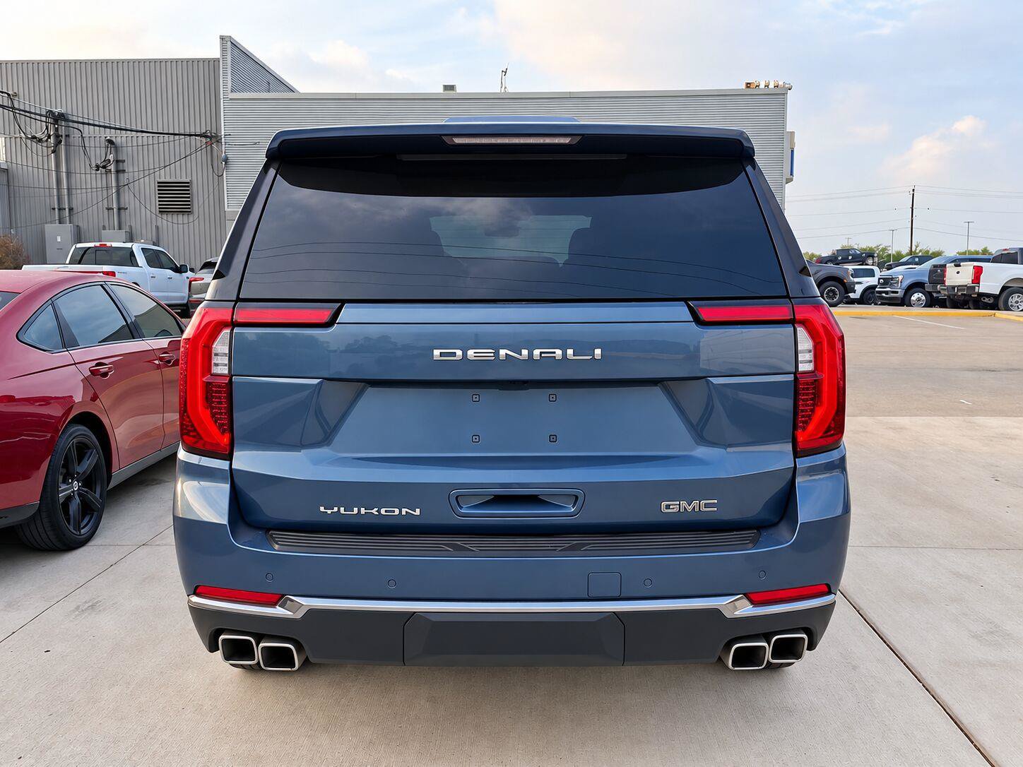 Used 2025 GMC Yukon Denali Ultimate AWD/4WD image 30