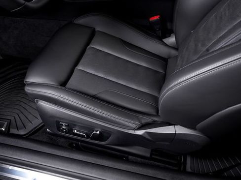 Used 2026 BMW M4 xDrive Competition w/ Executive Package AWD/4WD image 19
