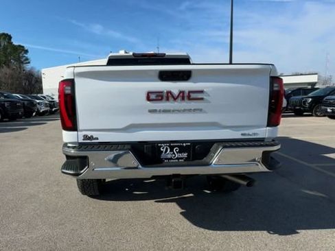 New 2026 GMC Sierra 3500 SLT w/ SLT Premium Package image 7
