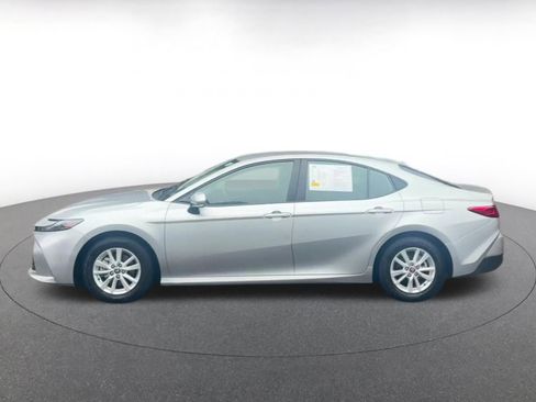 Used 2025 Toyota Camry LE image 9