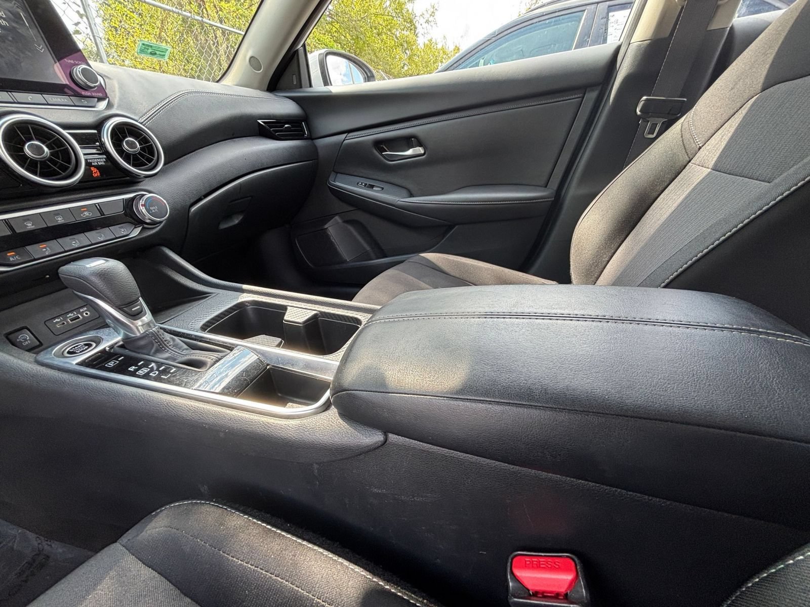 Used 2025 Nissan Sentra SV FWD image 38