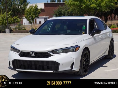 Used 2025 Honda Civic Sport Touring image 1
