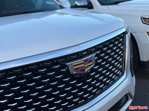 Used 2025 Cadillac Escalade ESV Premium Luxury AWD/4WD image 7