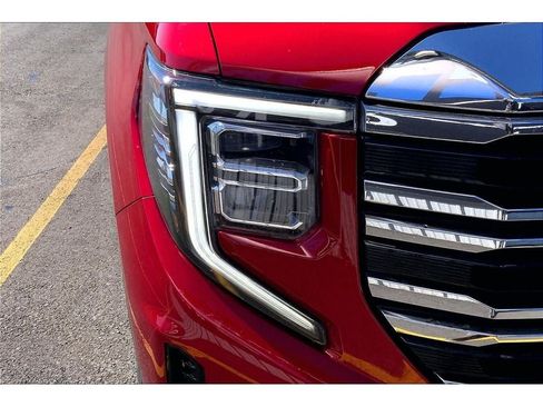 Used 2024 GMC Sierra 1500 SLT w/ SLT Convenience Package AWD/4WD image 30