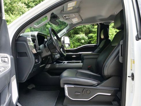 Used 2023 Ford F350 Lariat w/ Tow Technology Package AWD/4WD image 27