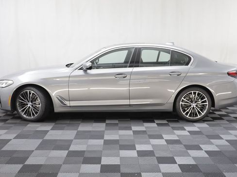 Used 2023 BMW 530i xDrive w/ Premium Package AWD/4WD image 4