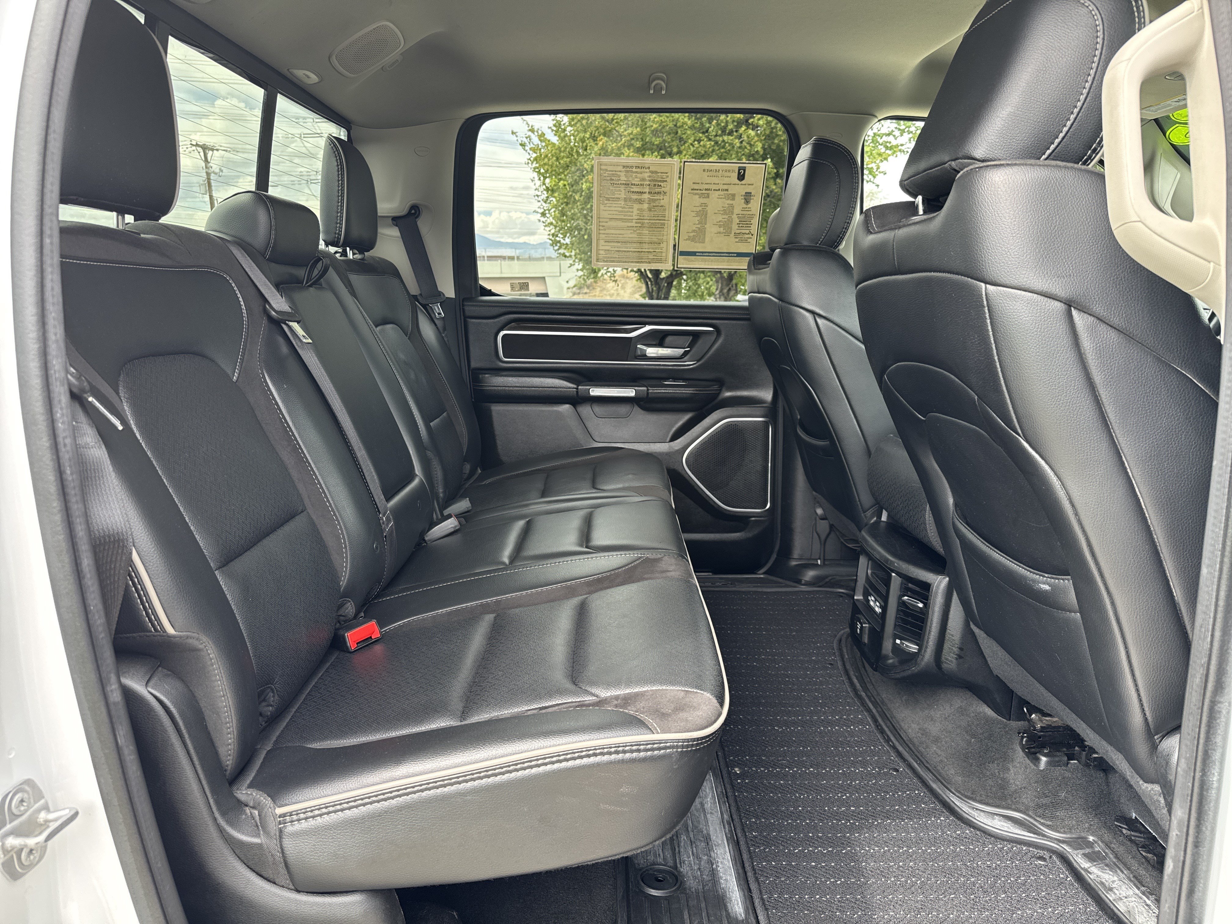 Used 2022 RAM 1500 Laramie AWD/4WD image 31