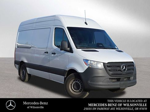 Used 2025 Mercedes-Benz Sprinter 2500 image 1