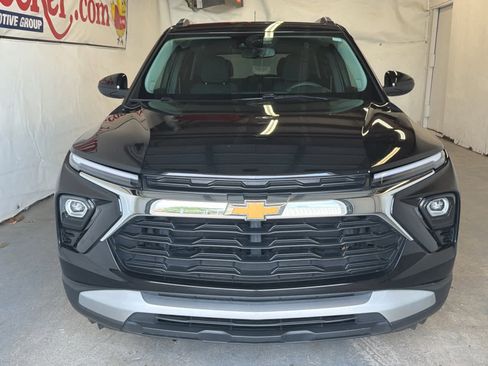 Used 2025 Chevrolet TrailBlazer LT FWD image 3