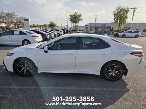 Used 2023 Toyota Camry SE FWD image 8