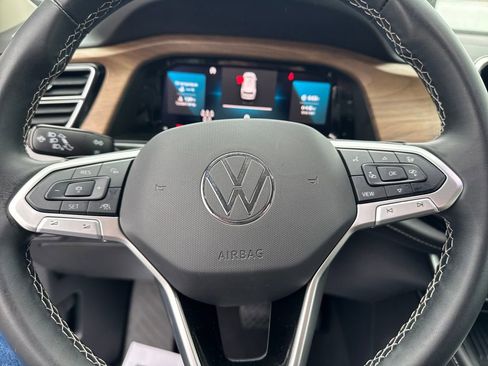 Used 2025 Volkswagen Atlas SE image 19