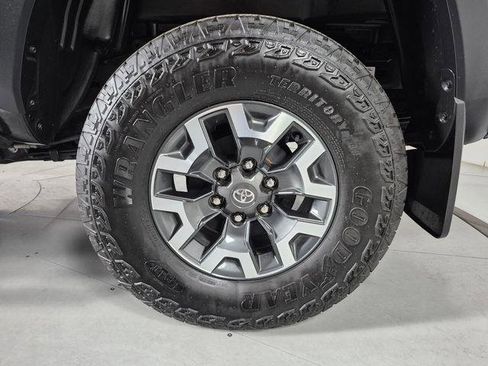 Certified 2023 Toyota Tacoma TRD Off-Road w/ TRD Premium Off Road Package AWD/4WD image 11