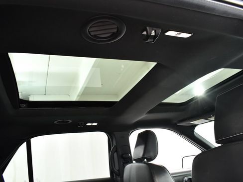 Used 2019 Ford Explorer Platinum AWD/4WD image 18