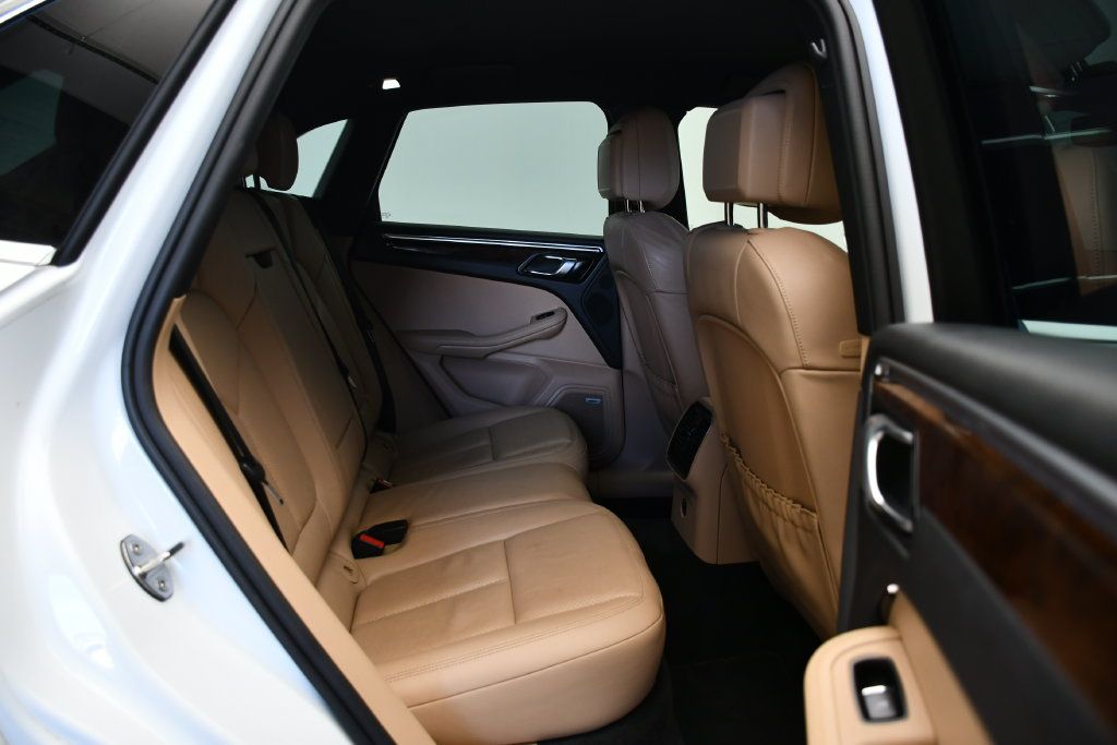 Certified 2023 Porsche Macan S AWD/4WD image 49