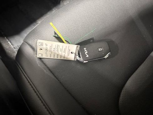 Certified 2024 Kia Sportage EX image 27