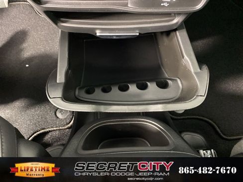 New 2026 Chrysler Pacifica Select image 26