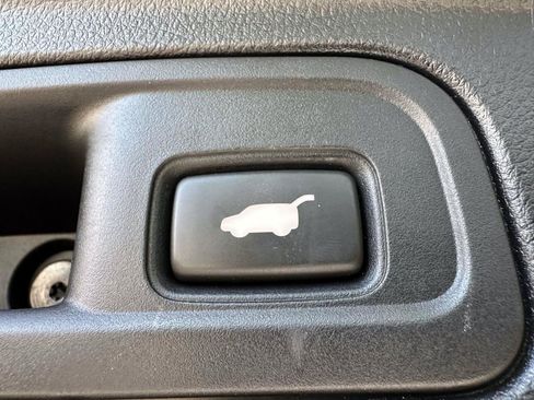 Used 2018 Honda Pilot Touring image 13