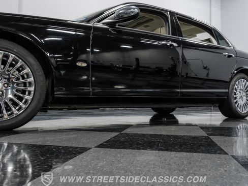 Used 2007 Jaguar XJ8 L RWD image 20