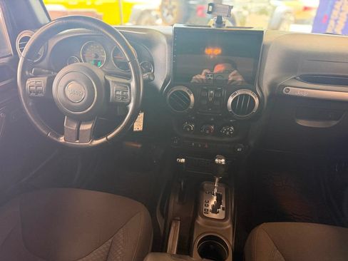 Used 2017 Jeep Wrangler Unlimited Sport AWD/4WD image 32
