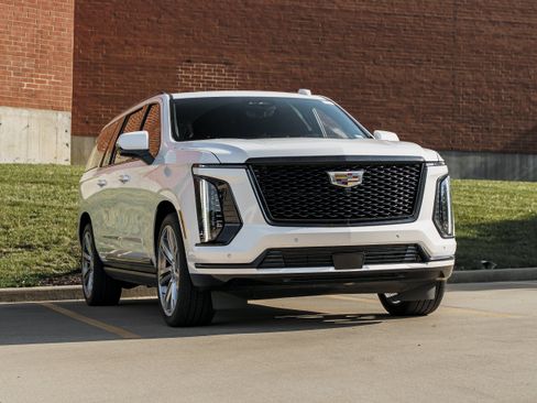Used 2025 Cadillac Escalade ESV Sport Platinum w/ LPO, Floor Liner Package AWD/4WD image 1