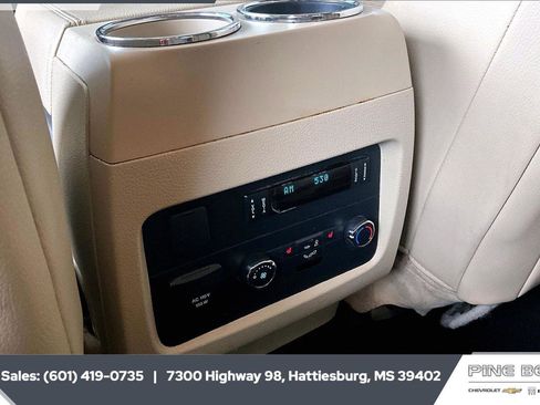 Used 2017 Ford Expedition Limited w/ Equipment Group 301A RWD image 25