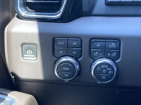 Used 2022 GMC Sierra 1500 Denali w/ Denali Reserve Package AWD/4WD image 14