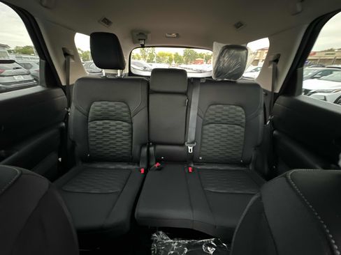New 2025 Nissan Pathfinder SV image 27