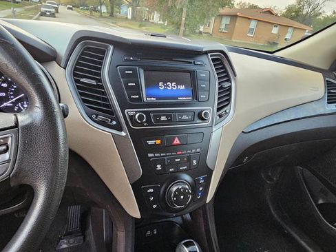 Used 2017 Hyundai Santa Fe Sport image 13