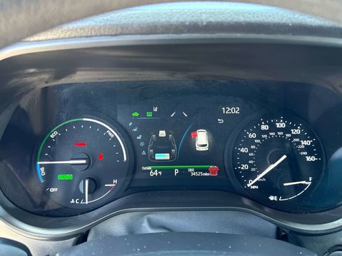 Used 2025 Toyota Sienna LE FWD image 24