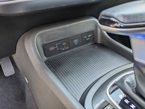 Used 2025 Hyundai Kona SEL FWD image 23