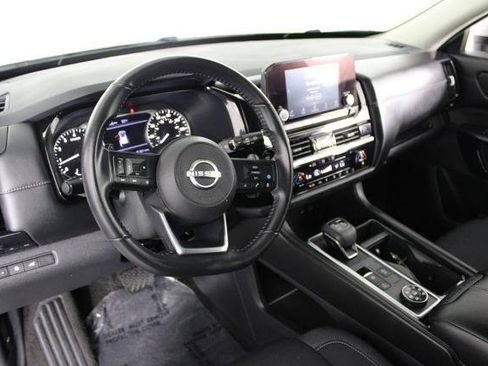 Certified 2025 Nissan Pathfinder SV AWD/4WD image 18