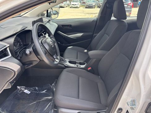 Used 2025 Toyota Corolla LE image 24