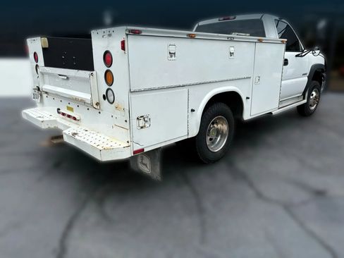 Used 2005 Chevrolet Silverado 3500 2WD Regular Cab image 5