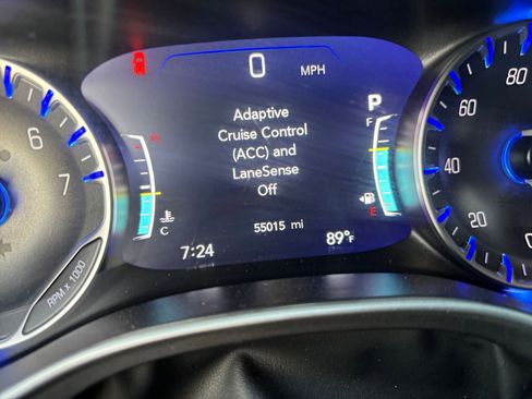 Used 2025 Chrysler Pacifica Select image 42