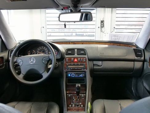 Used 2002 Mercedes-Benz CLK 320 Coupe image 16