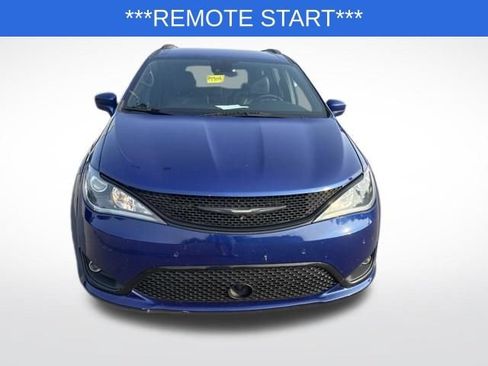 Used 2018 Chrysler Pacifica Touring-L Plus w/ Advanced Safetytec Group FWD image 6