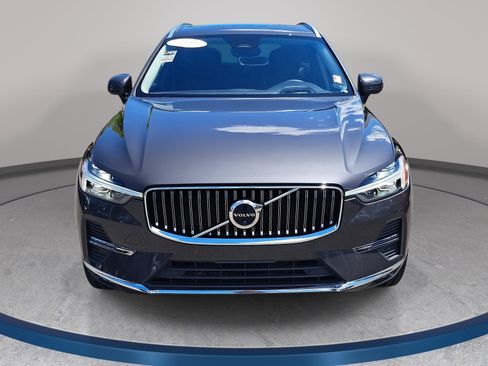 Used 2023 Volvo XC60 B5 Ultimate w/ Climate Package FWD image 2