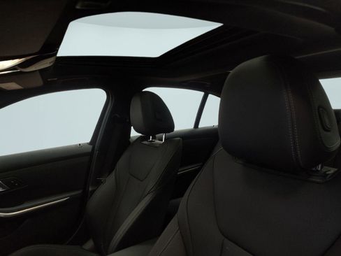 Used 2025 BMW 330i xDrive Sedan w/ M Sport Package image 15