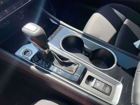 Used 2023 Nissan Altima 2.5 SV image 12