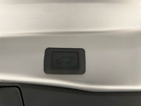 New 2025 Toyota RAV4 XLE w/ Convenience Package image 10