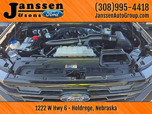 Used 2025 Ford Expedition Active AWD/4WD image 8