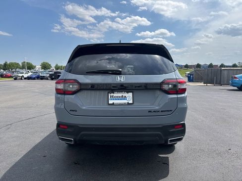 Certified 2025 Honda Pilot Black Edition image 6