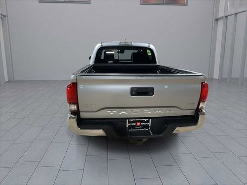 Certified 2023 Toyota Tacoma SR5 AWD/4WD image 7