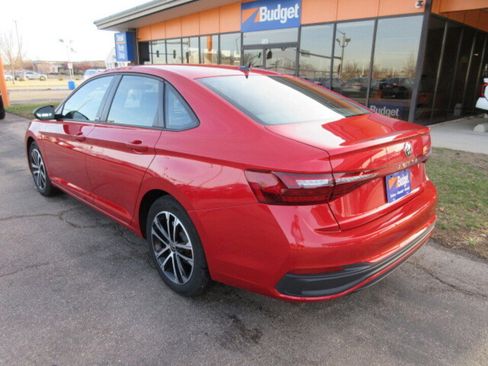 Used 2025 Volkswagen Jetta Sport image 3