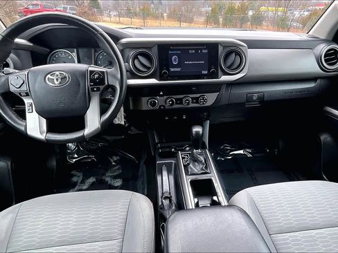 Used 2017 Toyota Tacoma SR5 image 14