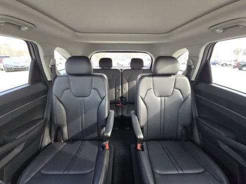 Used 2022 Kia Sorento EX w/ Panoramic Sunroof Package image 18