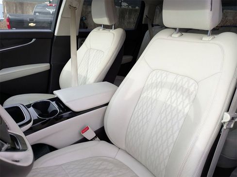 Certified 2022 Lincoln Nautilus Black Label w/ Class II Trailer Tow Package image 12