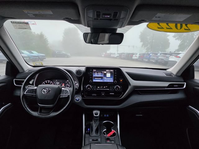 Used 2022 Toyota Highlander XLE AWD/4WD image 20