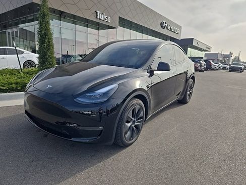 Used 2025 Tesla Model Y Long Range image 1