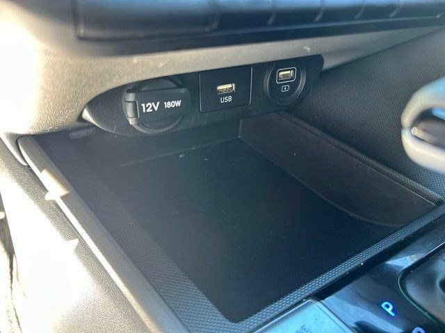 Used 2023 Hyundai Elantra SEL FWD image 29